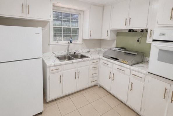 690 Huntington Pkwy - Photo 2 of 7