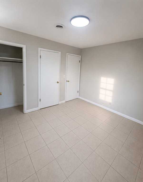690 Huntington Pkwy - Photo 4 of 7