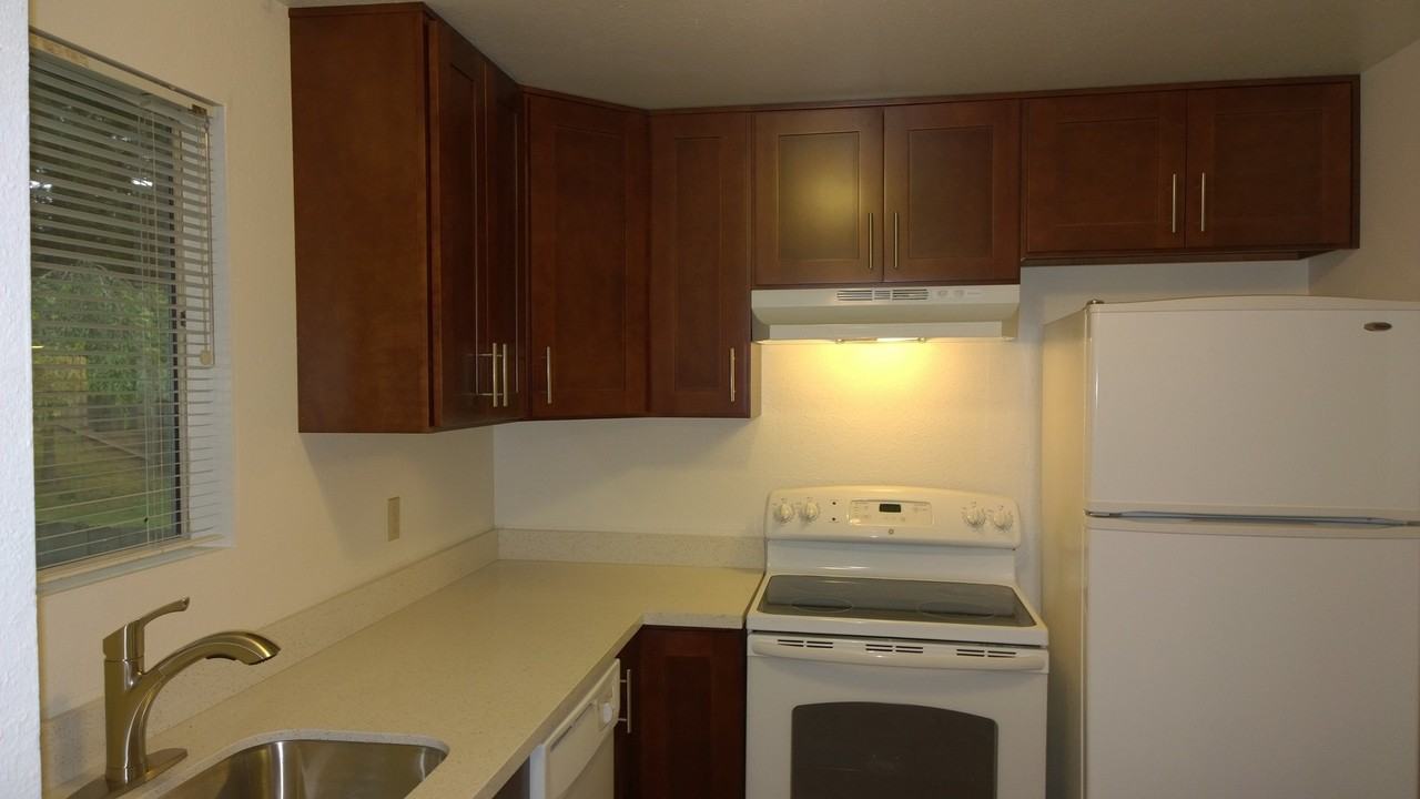 271 146th Pl Ne - Photo 6 of 16