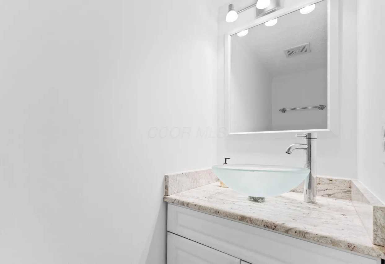 4840 Briston Dr - Photo 4 of 7