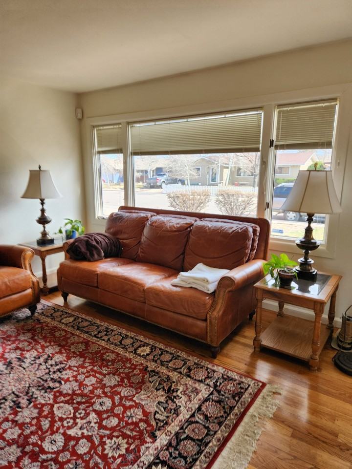 1107 E 16th St - Photo 6 of 17