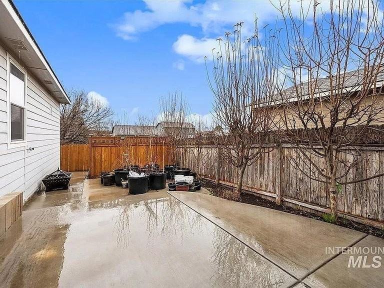 11407 Willamette Way - Photo 3 of 15