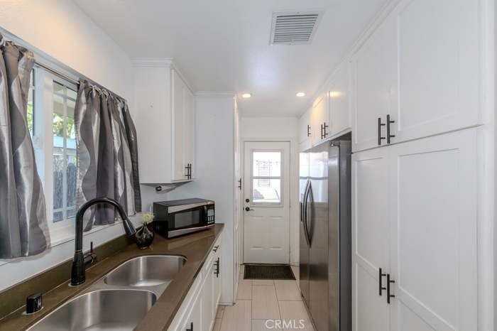 2219 W Coronet Ave - Photo 7 of 13