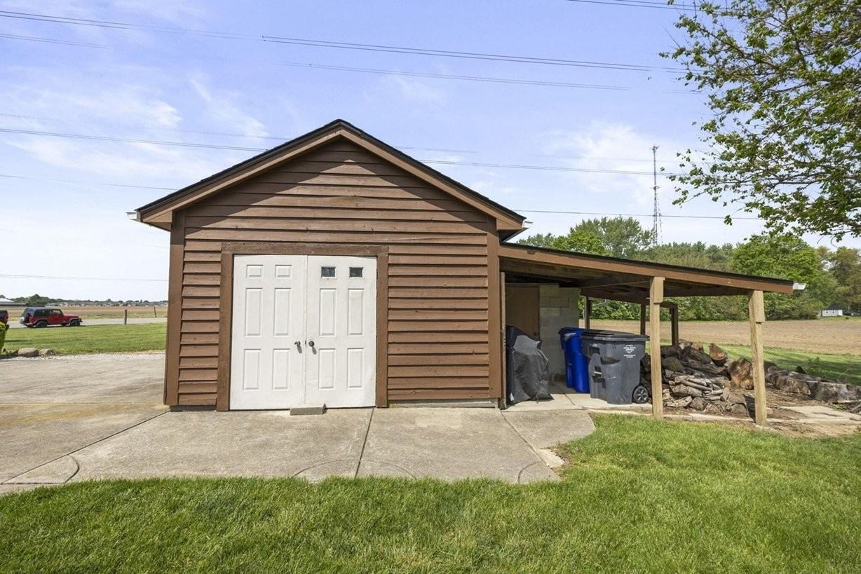 6002 Bowen Rd - Photo 5 of 50