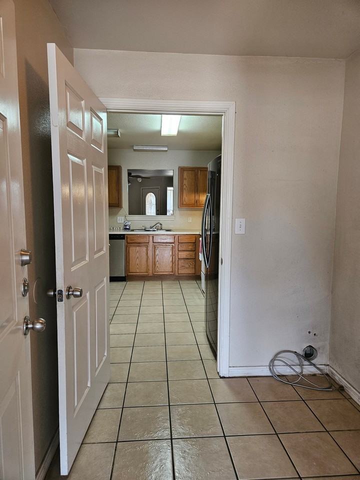 5414 Lehigh St #B - Photo 3 of 17