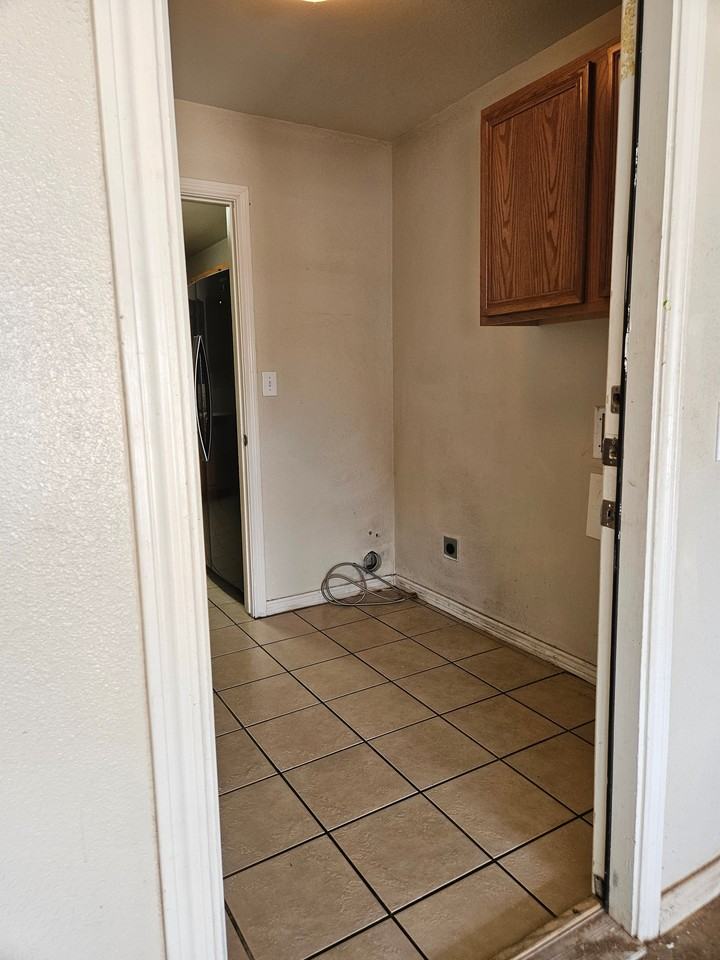 5414 Lehigh St #B - Photo 6 of 17