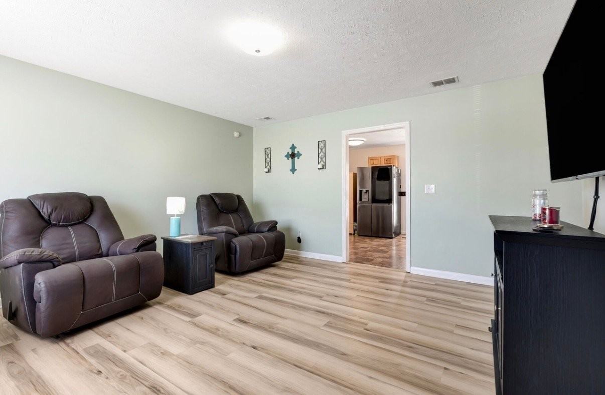 102 Fresca Ct - Photo 2 of 20