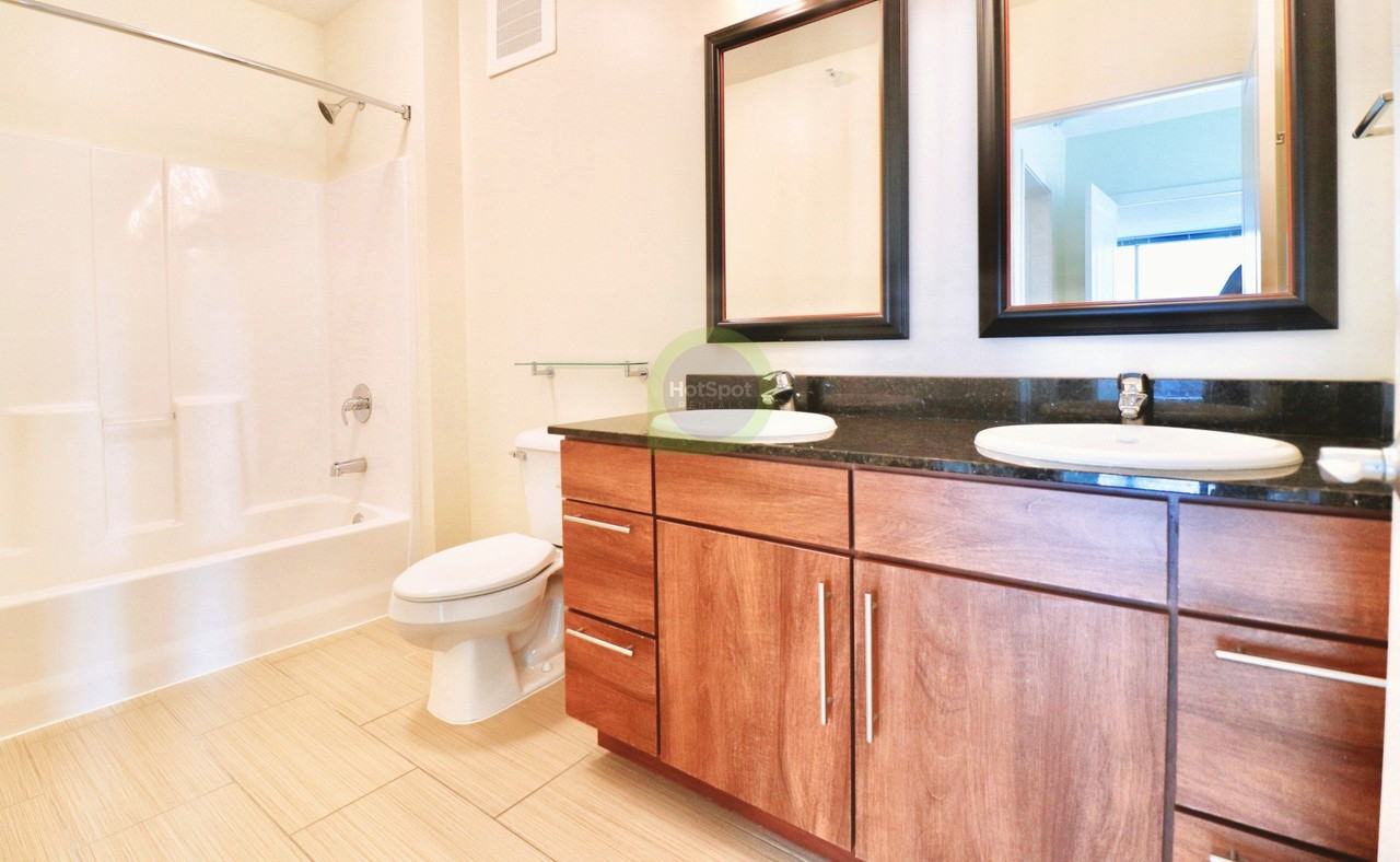 199 W Erie St #1409 - Photo 3 of 20