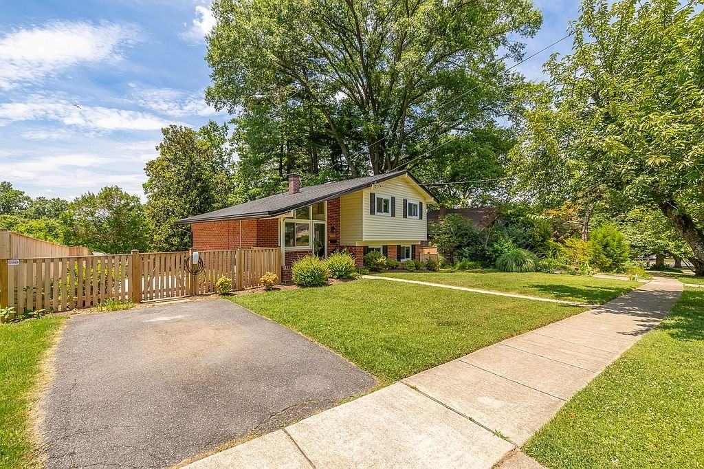 11834 Charles Rd - Photo 2 of 20