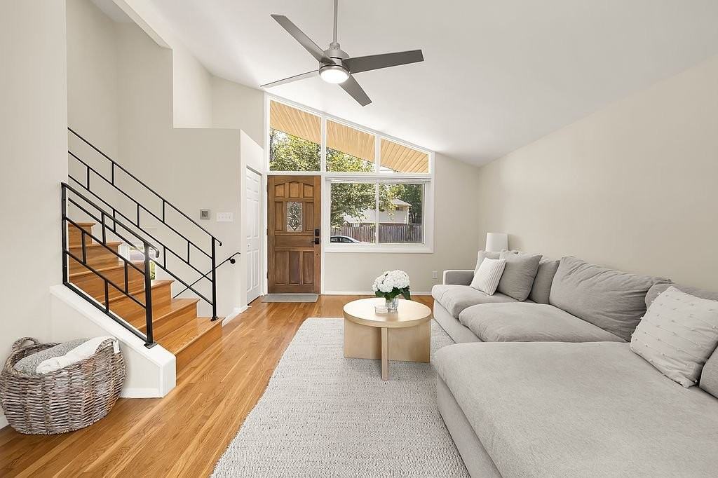 11834 Charles Rd - Photo 4 of 20