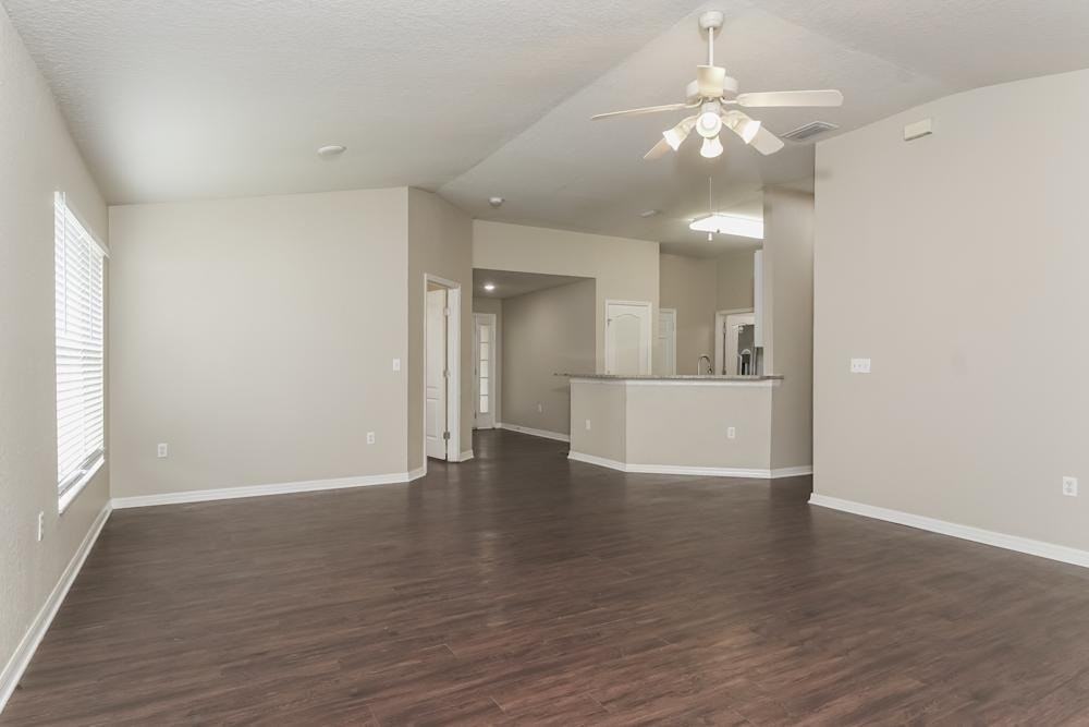 950 Havenhurst Dr #3 - Photo 2 of 10