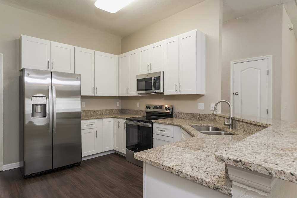 950 Havenhurst Dr #3 - Photo 4 of 10