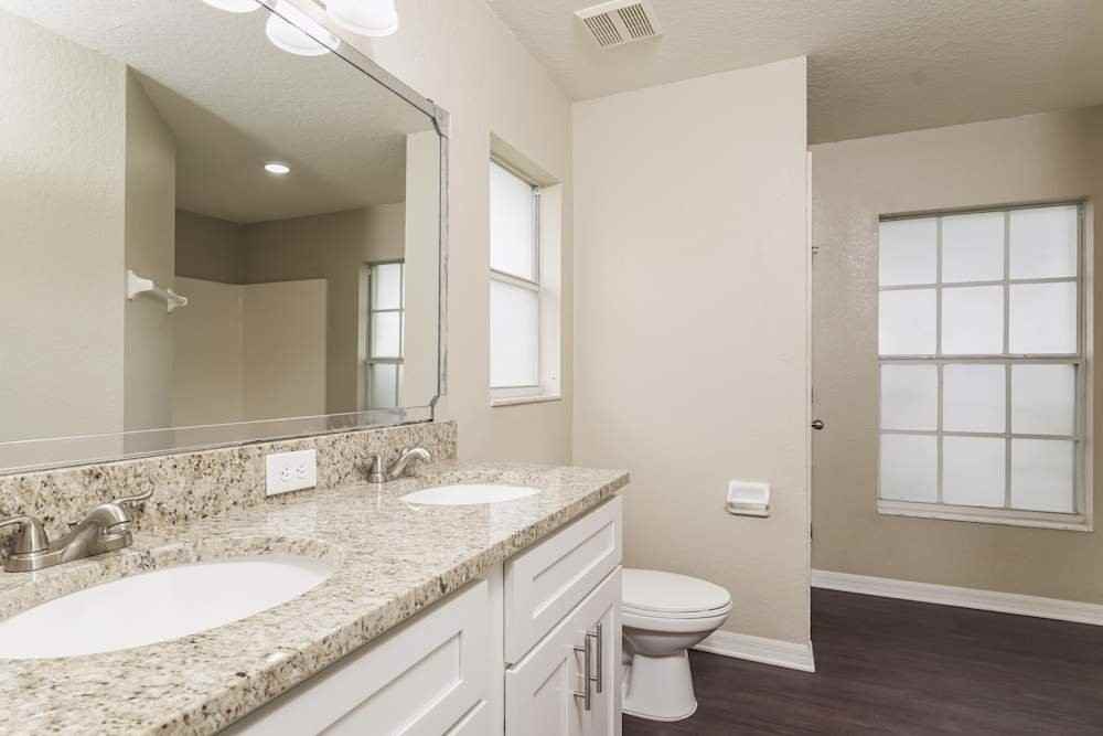 950 Havenhurst Dr #3 - Photo 7 of 10