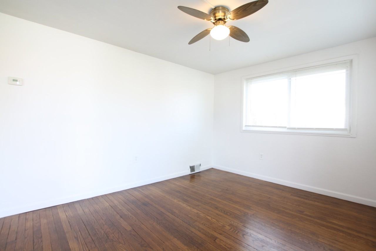 485 Garfield Ave #2 - Photo 4 of 6