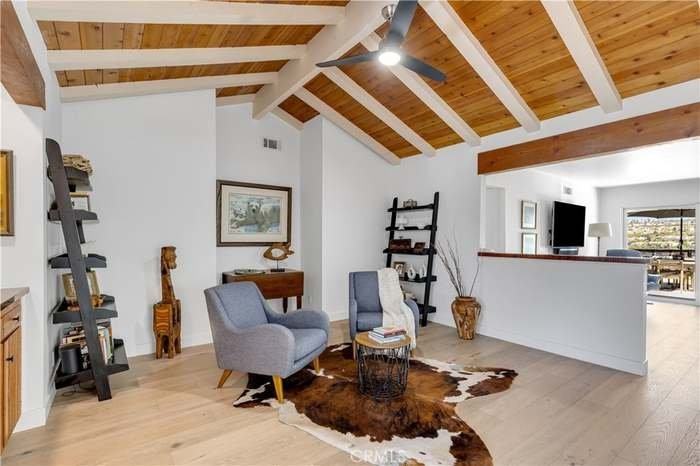 802 Avenida Presidio - Photo 3 of 20