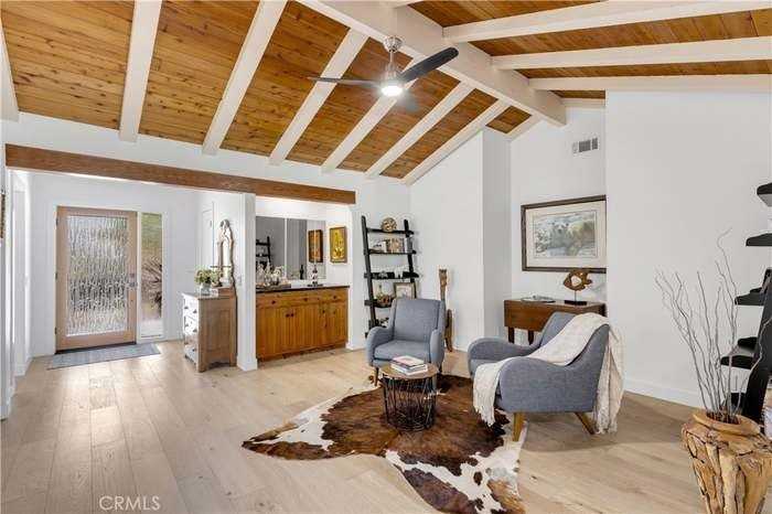 802 Avenida Presidio - Photo 4 of 20
