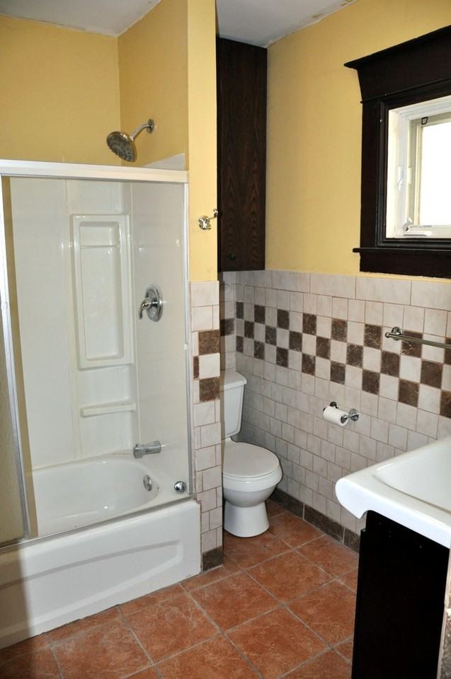 994 Woodbine Avenue - Photo 4 of 10