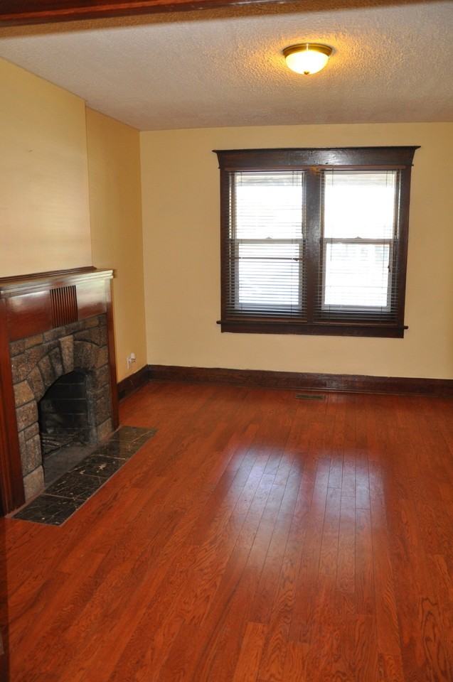 994 Woodbine Avenue - Photo 3 of 10