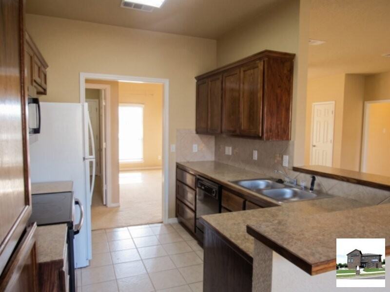 3404 Jacob St - Photo 6 of 29