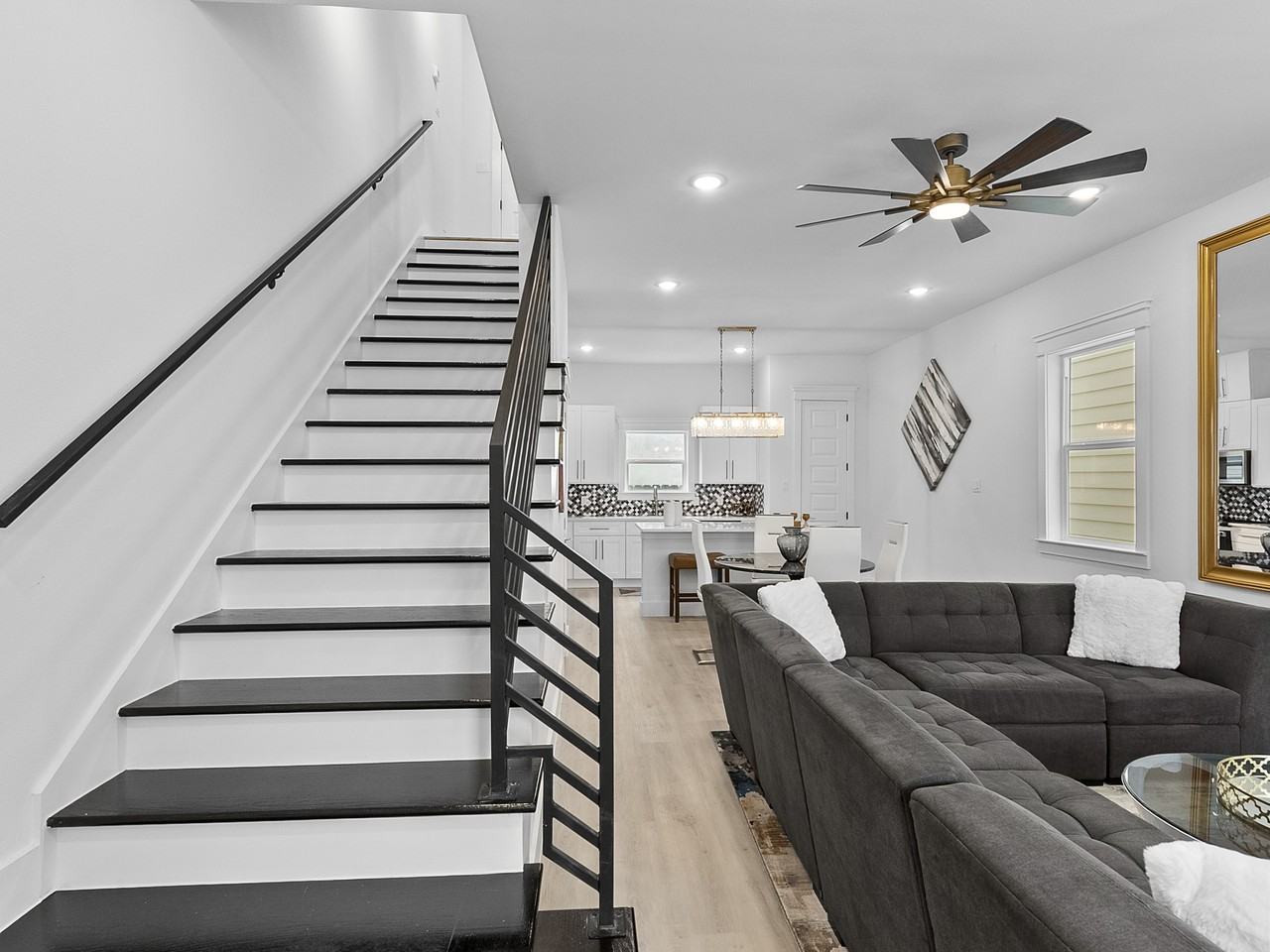 821 North Loop #A - Photo 7 of 19
