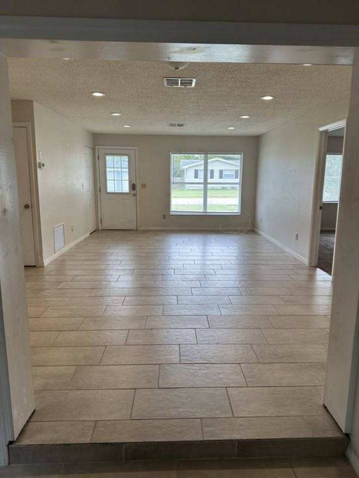 2638 Beal St #NA - Photo 2 of 19