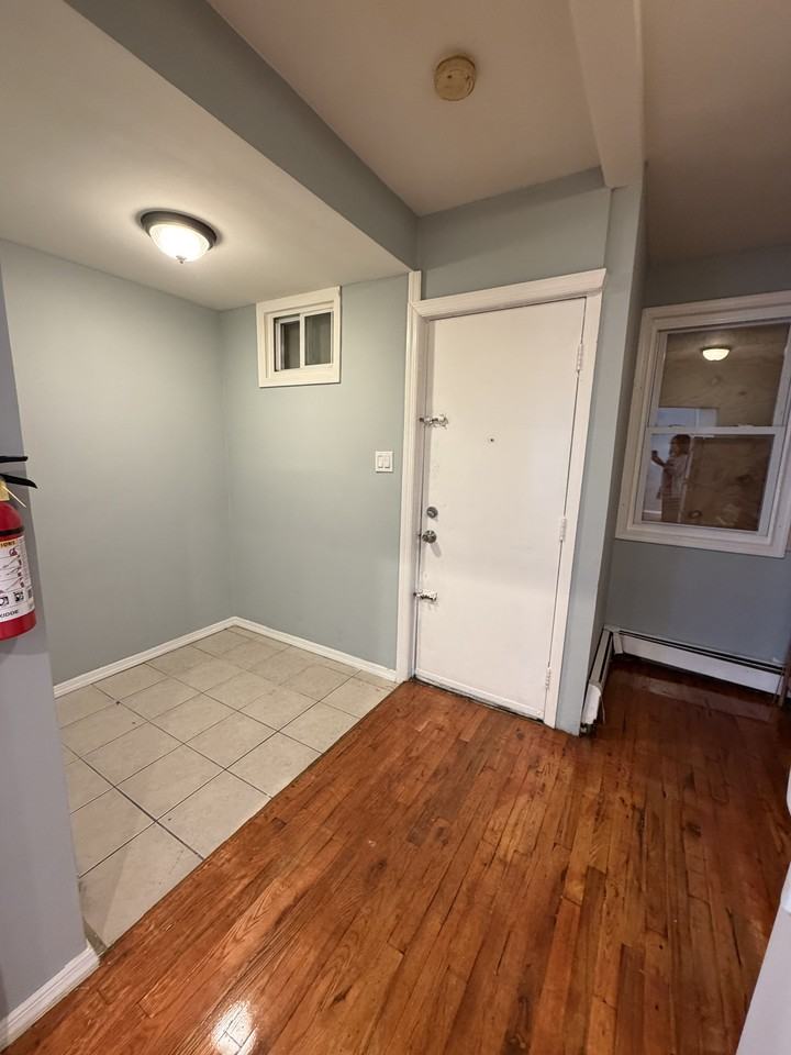 537 Summer St #2 - Photo 5 of 8