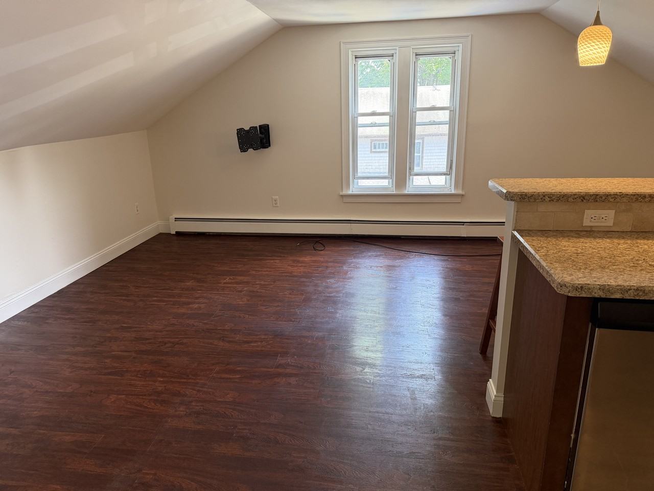 37 39 Hillside Ave #E - Photo 5 of 16