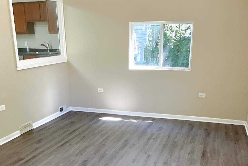 1698 Clifford St #NA - Photo 3 of 8