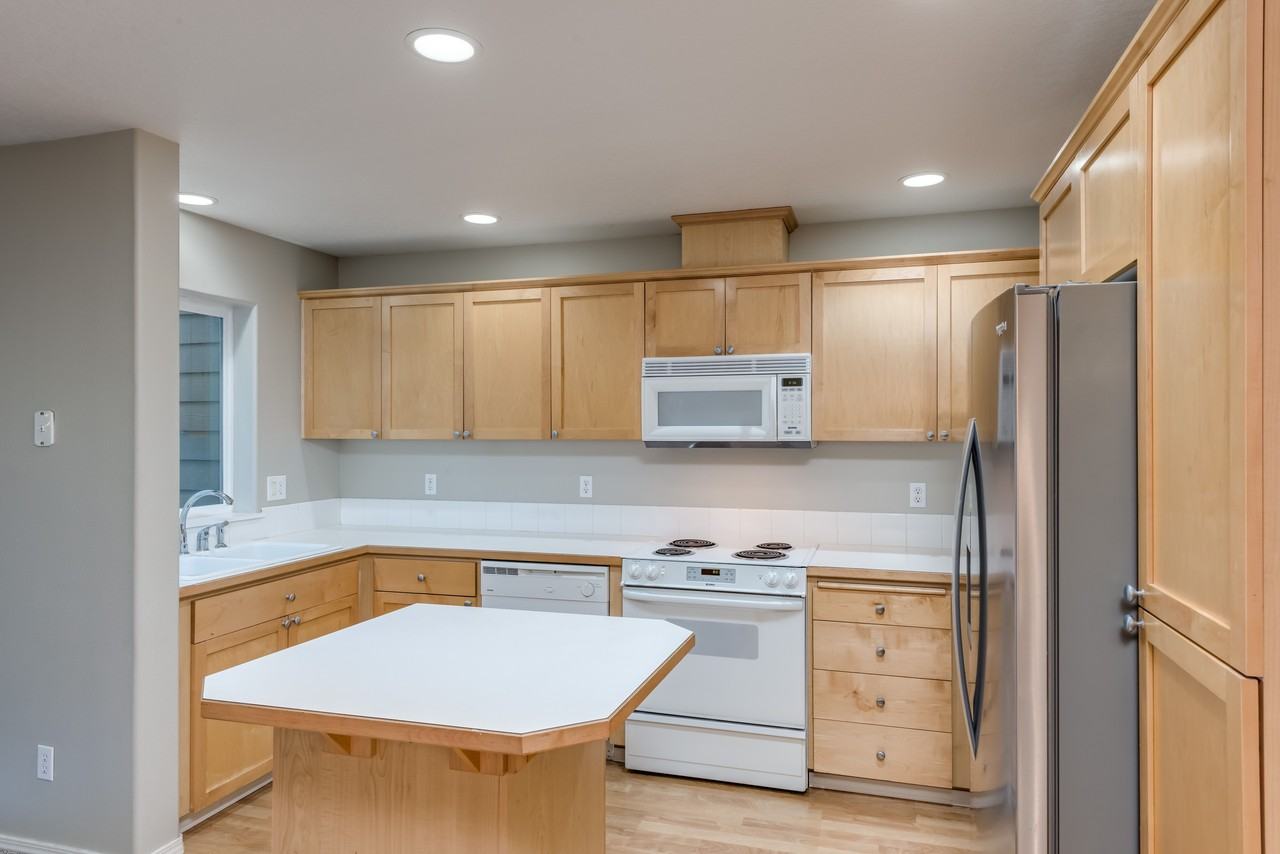 20815 20815 Orchard Place - Photo 3 of 19