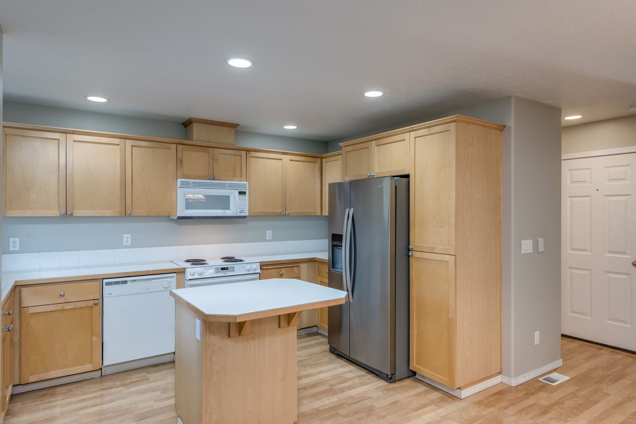 20815 20815 Orchard Place - Photo 4 of 19