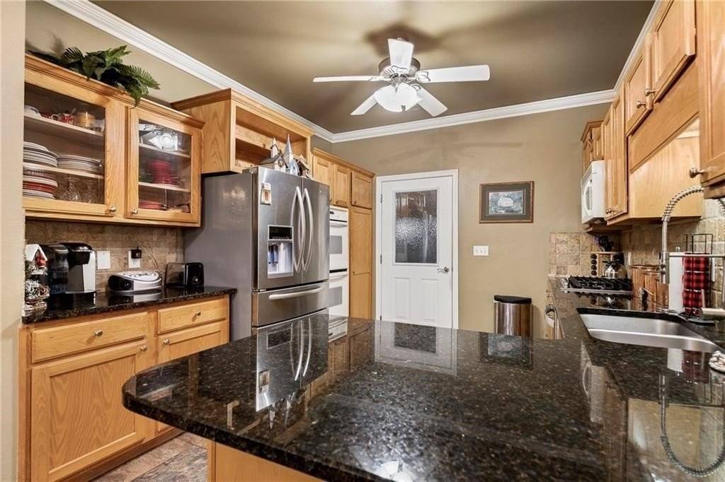 11073 Club House Pkwy - Photo 4 of 31