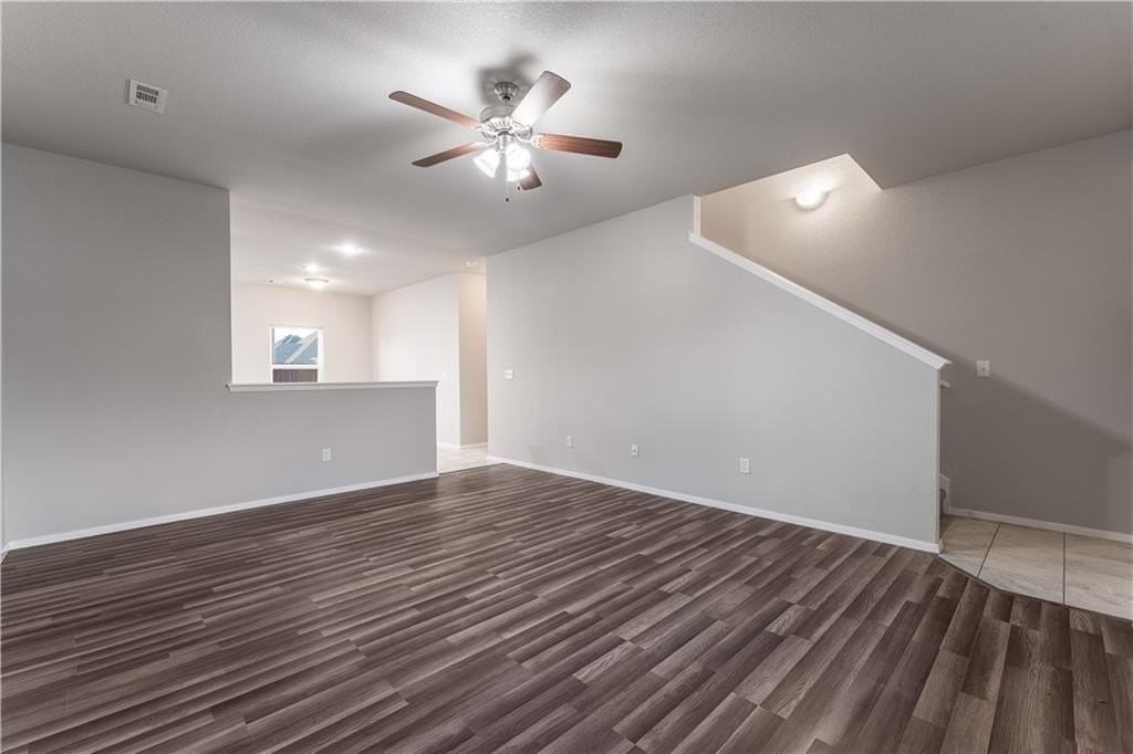 1570 Scotland Dr - Photo 3 of 16