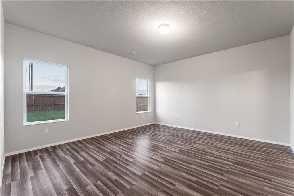 1570 Scotland Dr - Photo 6 of 16