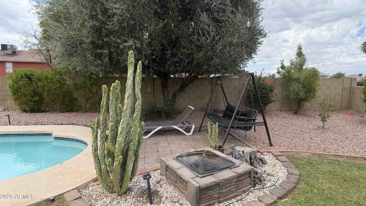 15201 N 61st Ave - Photo 7 of 27