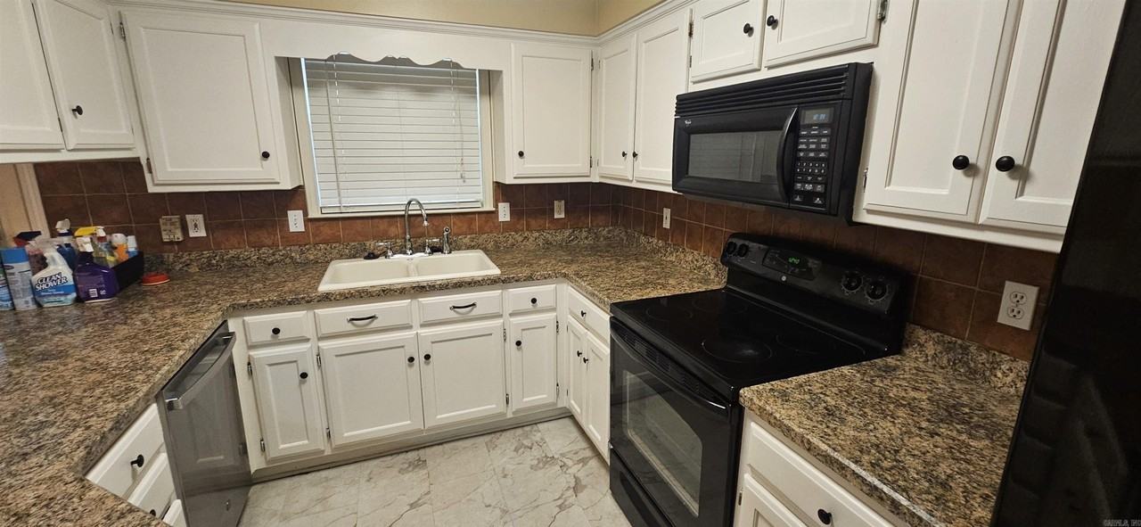 52 Springridge Dr - Photo 2 of 20