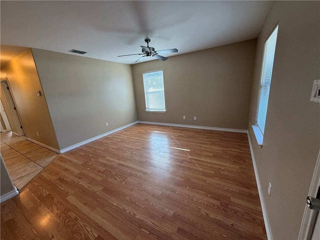 512 Lakeside Dr - Photo 5 of 18