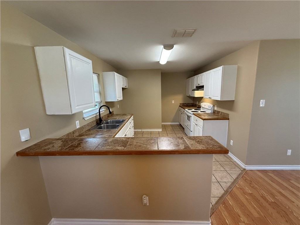 512 Lakeside Dr - Photo 7 of 18
