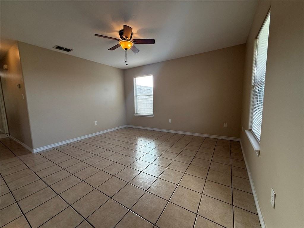 622 Webb St - Photo 2 of 17