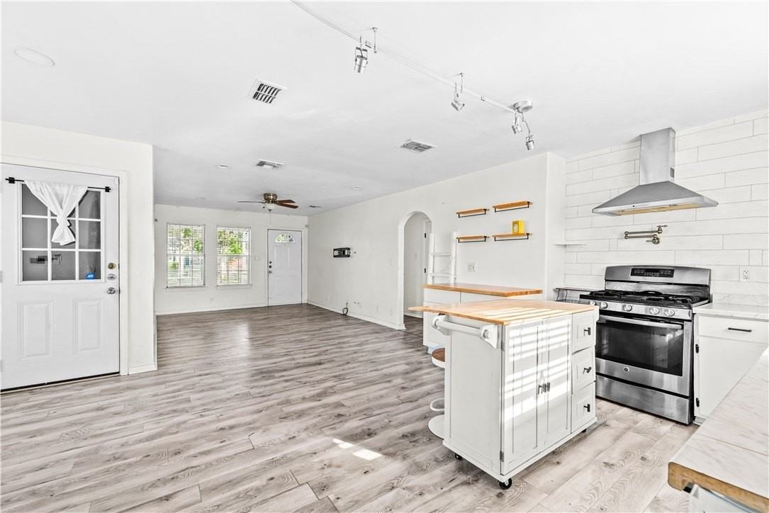 4905 Willowbrook Dr - Photo 3 of 7