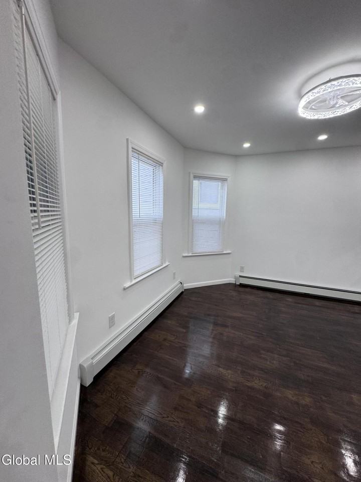 885 Yorkston St #2 - Photo 6 of 11