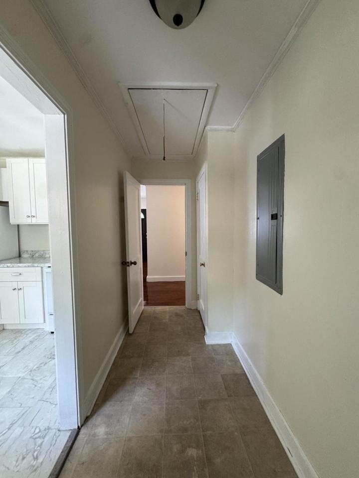 933 S Live Oak Dr - Photo 6 of 15