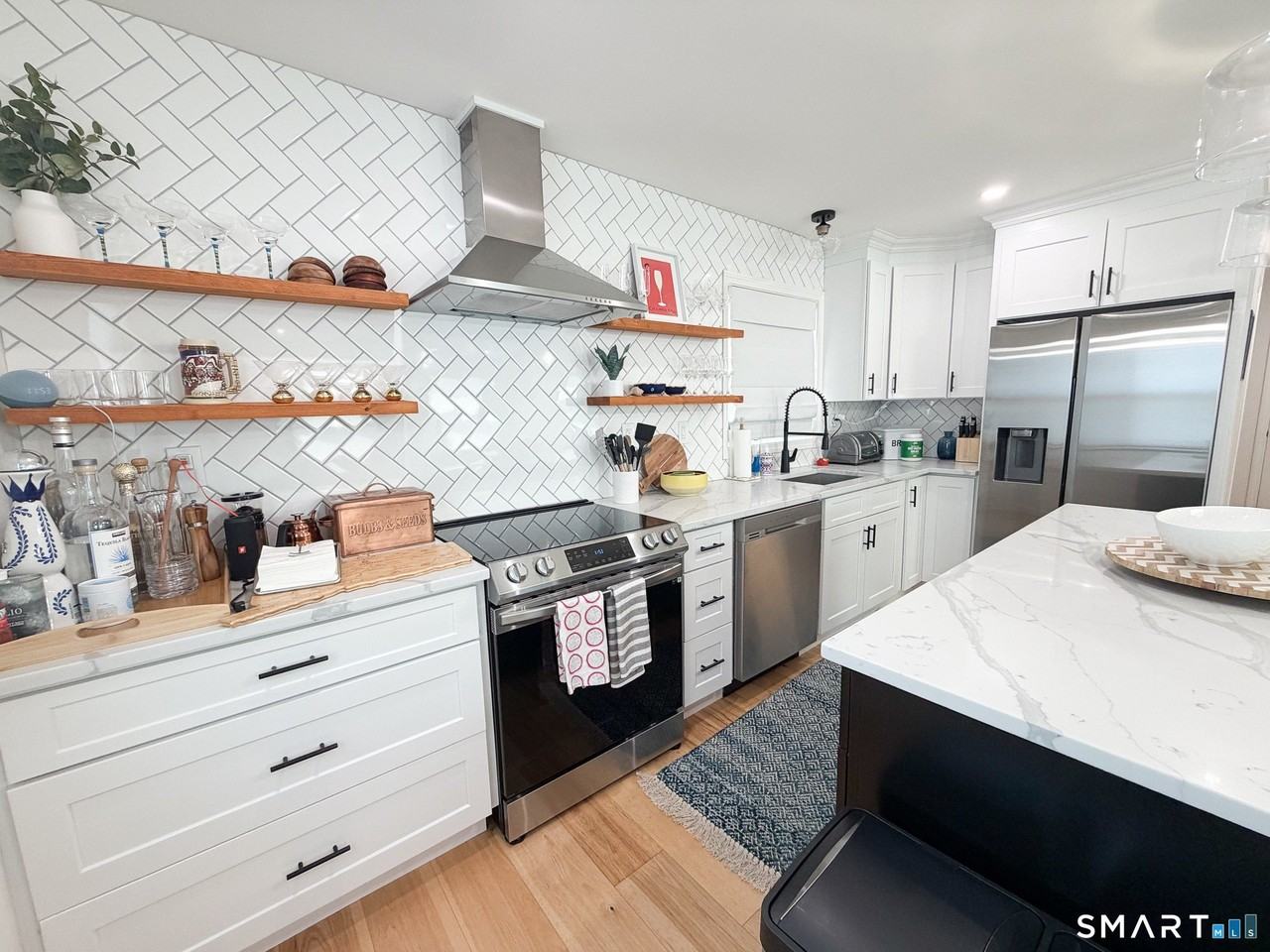 9 Hanover St - Photo 3 of 28
