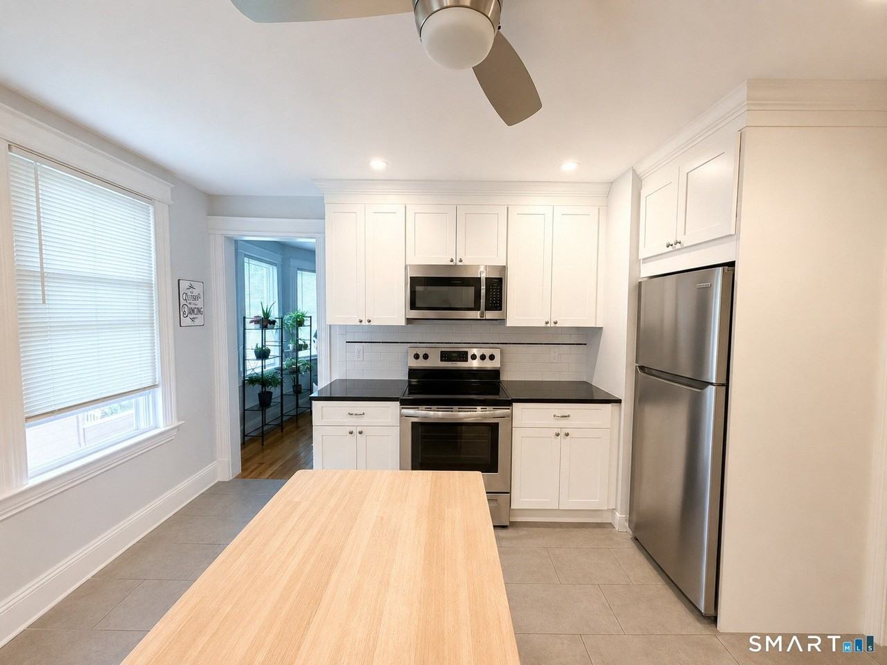 30 Harborside Dr #2 - Photo 2 of 11