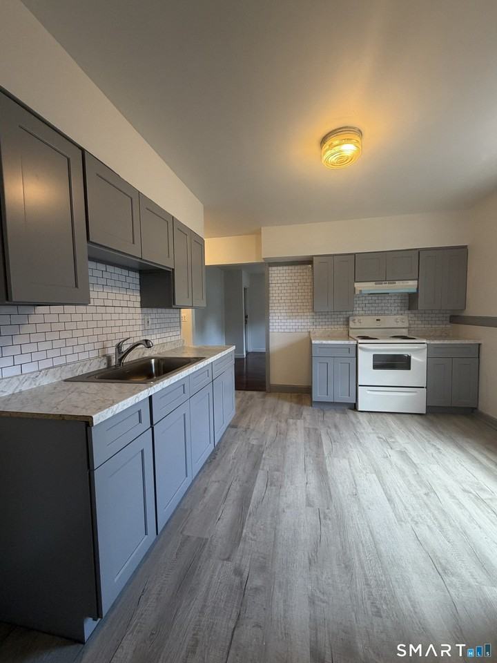 155 Clover St - Photo 2 of 7