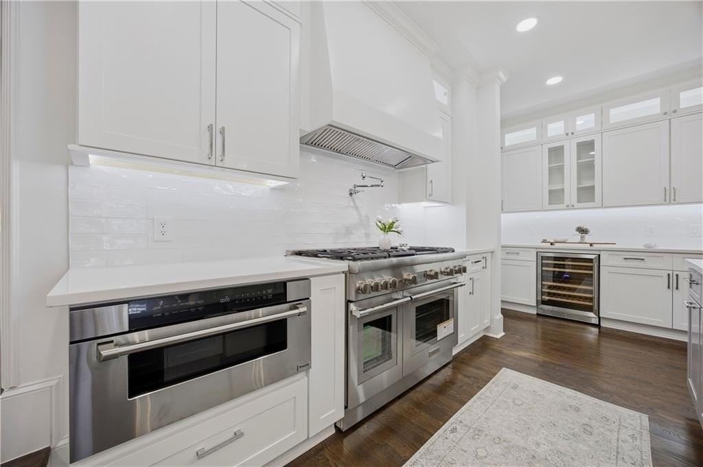 6410 Westchester Pl - Photo 3 of 50