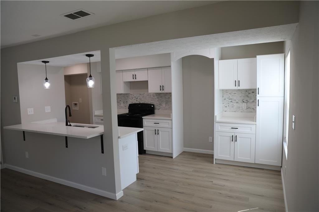 1321 Surrey Ln Sw - Photo 3 of 20