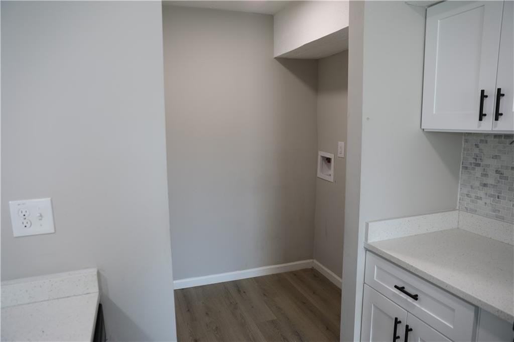 1321 Surrey Ln Sw - Photo 5 of 20
