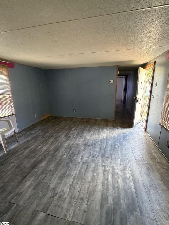 8590 Anchor St - Photo 4 of 19