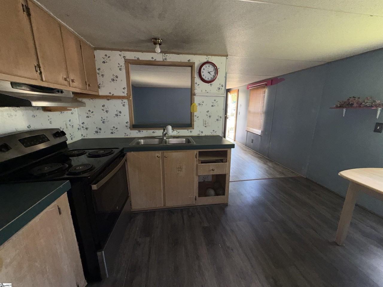 8590 Anchor St - Photo 6 of 19