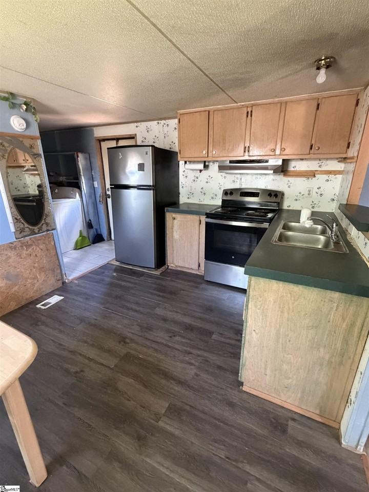 8590 Anchor St - Photo 7 of 19